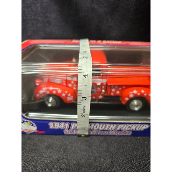 Motor Classic Sturgis 1941 Plymouth Pickup 1:24 Scale Diecast Replica 9-11 Car - Picture 8 of 10